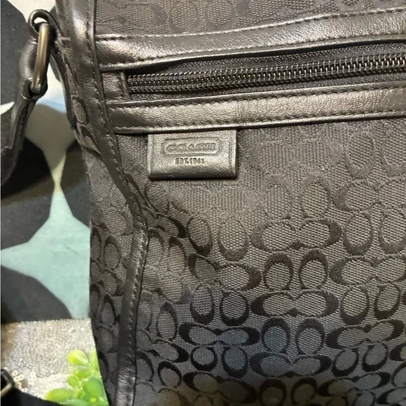Coach Signature Black Unisex Bag
